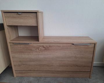 Garderobe  beschikbaar voor biedingen