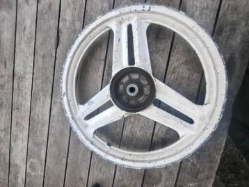 Honda wallaroo velg+buitenband beschikbaar voor biedingen