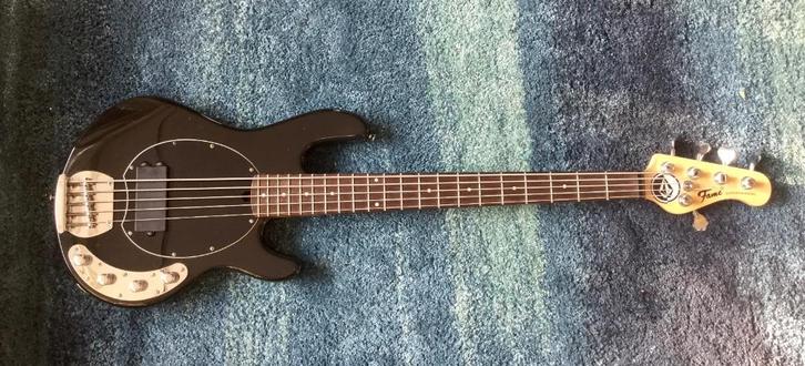 Basgitaar 5-snarig Fame MM 500, Muziek en Instrumenten, Snaarinstrumenten | Gitaren | Bas, Zo goed als nieuw, Elektrisch, 5-snarig
