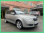 Skoda Fabia 1.2HTP Essence 69cv *Climatisée*, Autos, Skoda, 5 places, Carnet d'entretien, Berline, Tissu