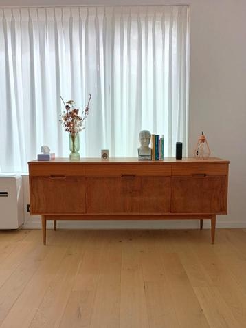 Vintage dressoir  beschikbaar voor biedingen