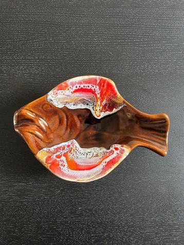 Vintage bruin en rode geglazuurde vis boter schaal  beschikbaar voor biedingen