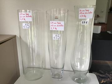 4 grote glazen vazen in perfecte staat aan 15 € beschikbaar voor biedingen