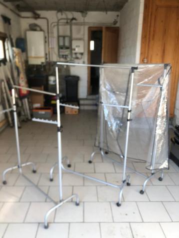 3 penderies d'appoint beschikbaar voor biedingen