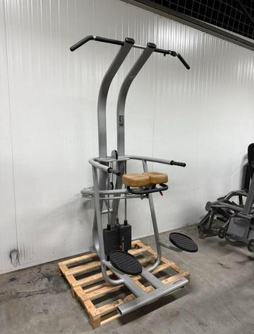 Panatta Chin Dip assist / Chin ups / Dip machine beschikbaar voor biedingen