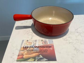 Le Creuset caquelon 22 cm kersenrood in heel goede staat beschikbaar voor biedingen