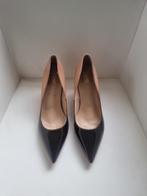 Pumps in laakleer met rode zool, Kleding | Dames, Pumps, Verzenden, Beige, Nieuw