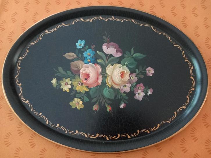 Oud handbeschilderd dienblad van plaatstaal, Antiek en Kunst, Antiek | Schalen, Ophalen of Verzenden