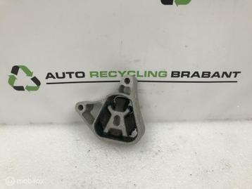 Motorsteun  Mercedes CLA klasse ZGS008 beschikbaar voor biedingen