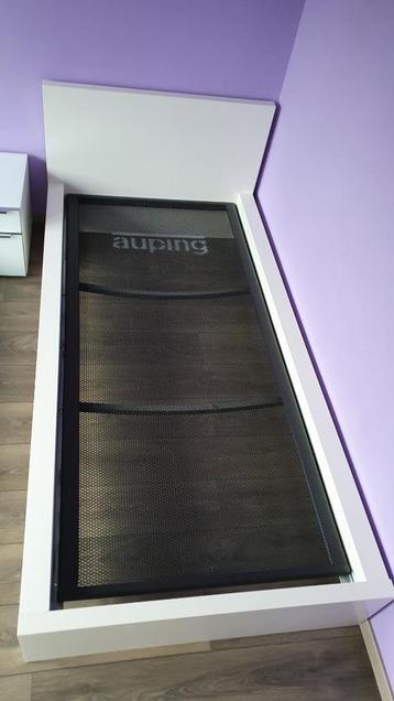 Bed met Lattenbodem (Auping) 90 cm x 200cm beschikbaar voor biedingen