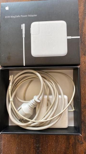 Adapter voor lacbook pro beschikbaar voor biedingen