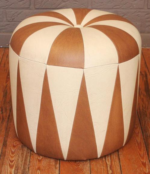 Vintage Ronde Poef Uit Jaren 60 / Lichtbruin - Beige, Huis en Inrichting, Zetels | Voetbanken en poefs, Zo goed als nieuw, Rond