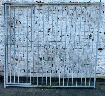 3 panelen 200x185 waarvan 1 zonder deur  beschikbaar voor biedingen