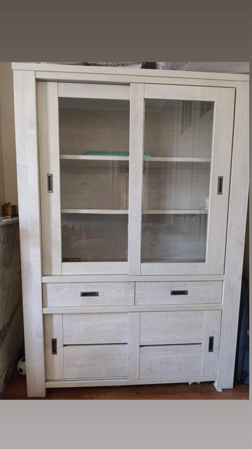 Raam in de woonkamer, Huis en Inrichting, Kasten | Vitrinekasten, Gebruikt, 50 tot 100 cm, 25 tot 50 cm, Met lade(s), Met deur(en)