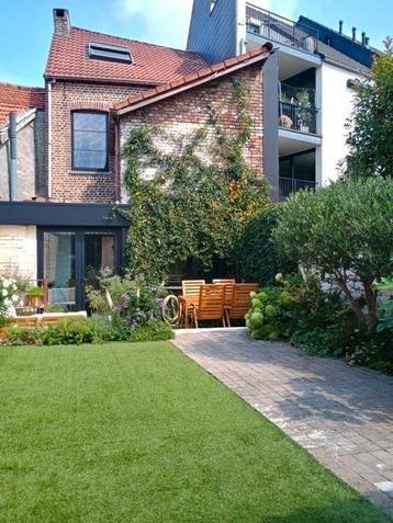 Très ancienne maison prête à emménager avec jardin orienté p, Immo