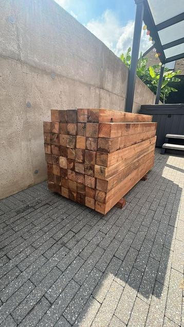 Houten balken 8x8x120 beschikbaar voor biedingen