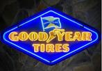 Good Year tires XL neon en veel andere grote decoratie neons, Verzamelen, Nieuw, Ophalen of Verzenden, Lichtbak of (neon) lamp