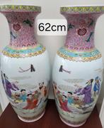 A pair of large 20th century "Eight Immortals" vases, Antiquités & Art, Enlèvement ou Envoi