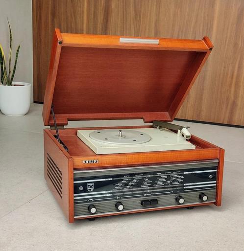 Prachtige Philips radio - platenspeler (1965), TV, Hi-fi & Vidéo, Tourne-disques, Utilisé, Tourne-disque, Philips, Enlèvement ou Envoi