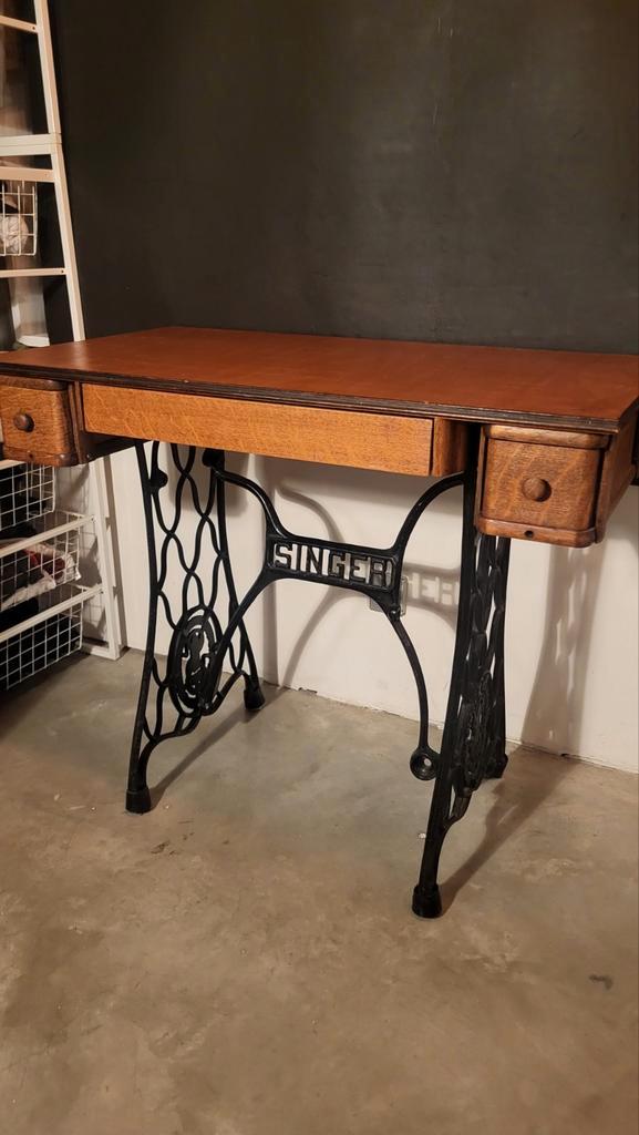 Chanteuse, Antiquités & Art, Antiquités | Meubles | Tables, Enlèvement