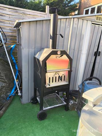 Multifunctionele buiten oven  beschikbaar voor biedingen