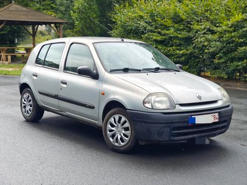 Clio diesel prête a immatriculé car pass feuille rose, Auto's, Renault, Particulier, Clio, Diesel, Berline, Handgeschakeld, Zilver of Grijs