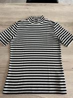 T’Shirt (YEZZ) maat smal 2,50€ in Desselgem, Ophalen, Zo goed als nieuw