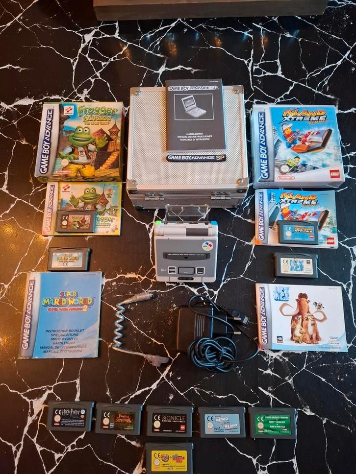 Gameboy Advance SP SNES-editie + 10 spellen + Gameboy-box., Games en Spelcomputers, Games | Nintendo Game Boy, Zo goed als nieuw