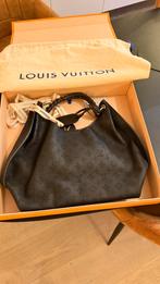 Louis Vuitton handtas Carmel Hobo Mahina noir NIEUW!, Handtassen en Accessoires, Tassen | Damestassen, Ophalen, Nieuw, Handtas