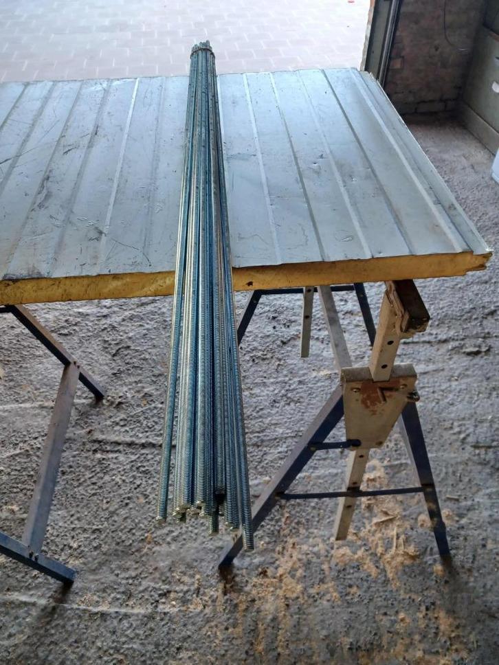 Draadstangen, Doe-het-zelf en Bouw, IJzerwaren en Bevestigingsmiddelen, Nieuw, Bouten of Moeren, 250 mm of meer, Ophalen