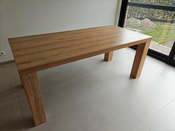 Interieurset te koop (eettafel - barkast - buffetkast) beschikbaar voor biedingen