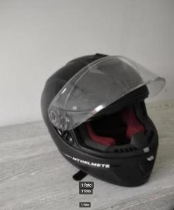 Motorhelm beschikbaar voor biedingen