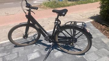 Hele mooie, mat zwarte Gazelle damesfiets beschikbaar voor biedingen
