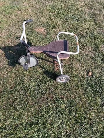 Tricycle vintage  beschikbaar voor biedingen