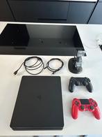 Ps4 met 2 controllers+oplaadstation, Games en Spelcomputers, Ophalen, 500 GB, Met 2 controllers, Zo goed als nieuw