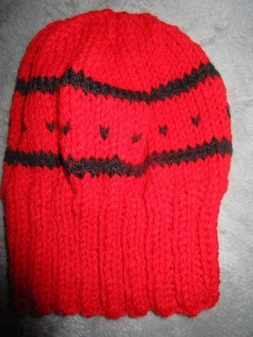 handgebreide mutsen beschikbaar voor biedingen