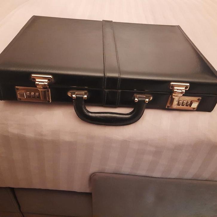 ÉTUI/MALLETTE ATTACHÉE*CUIR VÉRITABLE*INUTILISÉ*NEUF*, Bijoux, Sacs & Beauté, Valises, Neuf, Cuir, Moins de 50 cm, Moins de 35 cm