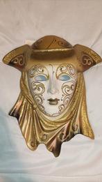 Masque vénitien, Ophalen