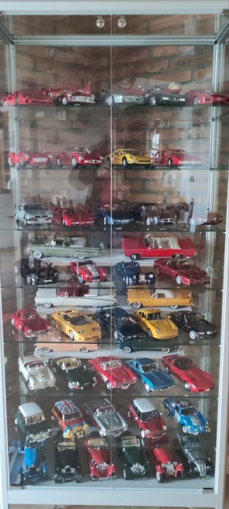 Aluminium vitrinekast, gehard glas, gereduceerde modellen, Hobby en Vrije tijd, Modelauto's | 1:43, Zo goed als nieuw, Ophalen