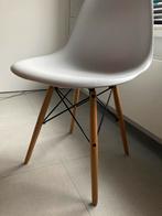 Replica Eames kuipstoel, Huis en Inrichting, Stoelen, Ophalen, Gebruikt, Wit, Modern - design