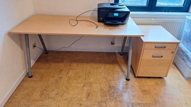 Bureau Gallant Ikea met bureakast op wielen, Huis en Inrichting, Bureaus, Bureau, Ophalen
