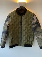 Camouflage bomber jacket, Motos