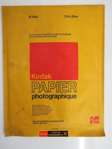 Papier photo vintage Kodak Ektachrome 14 disponible aux enchères