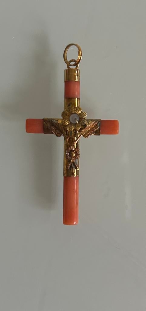 Croix en corail rouge finie en or, Enlèvement ou Envoi, Or, Doré