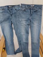 Twee jeans broeken maat 34, Vêtements | Femmes, Jeans, Enlèvement, Porté