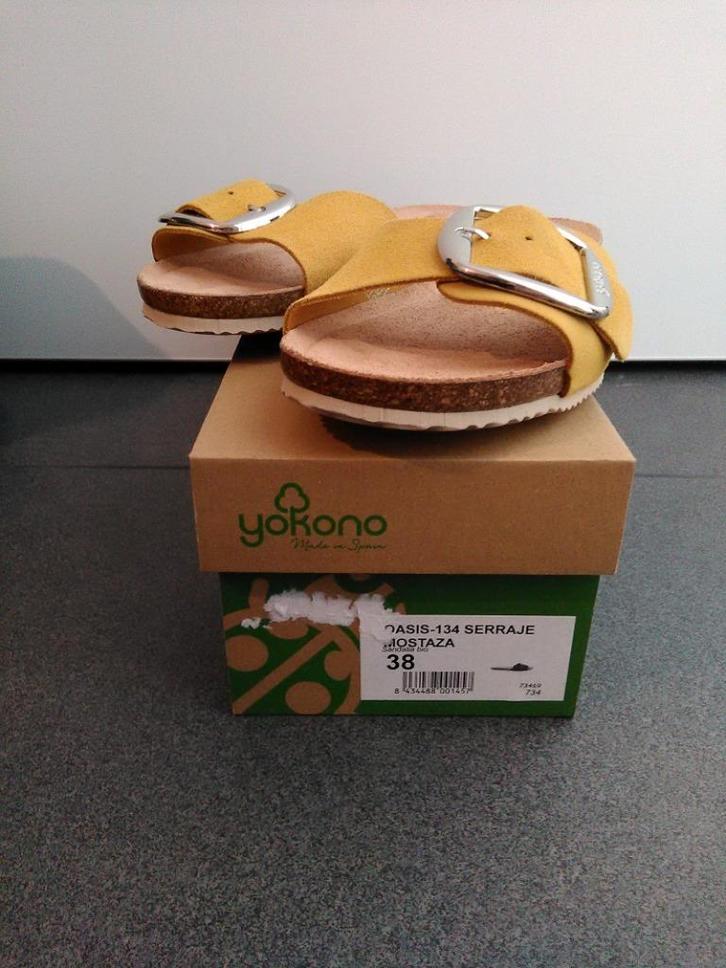 yokono mosterdkleurige slippers, maat 38 (nieuw), Kleding | Dames, Schoenen, Nieuw, Slippers, Geel, Ophalen of Verzenden