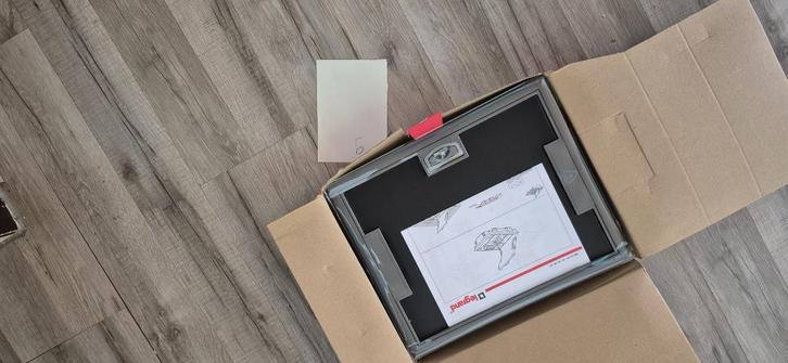 Boîte de sol haute 65 mm Legrand à équiper - 8x2 modules, av, Doe-het-zelf en Bouw, Elektriciteit en Kabels, Ophalen of Verzenden