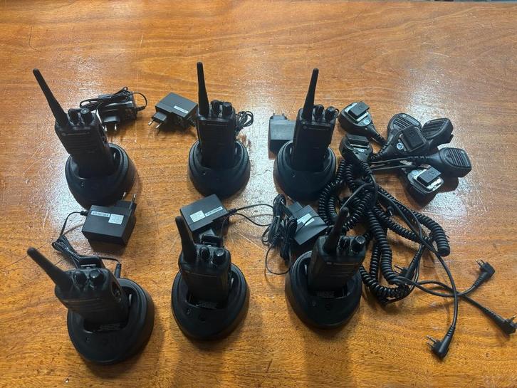 dp1400 AKTIE!, Télécoms, Talkies-walkies & Walkies-talkies, Utilisé, Talkie-walkie ou Walkie-talkie, 2 à 5 km, Avec clip de ceinture