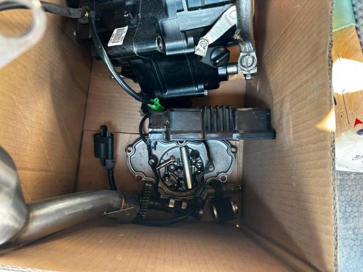 Motorblok 50 cc 4v dohc opbouw zoals de Honda AC15, Fietsen en Brommers, Brommeronderdelen | Algemeen, Gebruikt, Blok, Ophalen of Verzenden