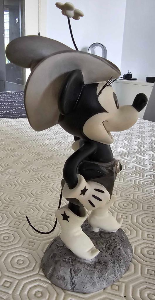 ② Minnie Mouse WDCC - Cutest Li'l Cowgirl from Two-Gun